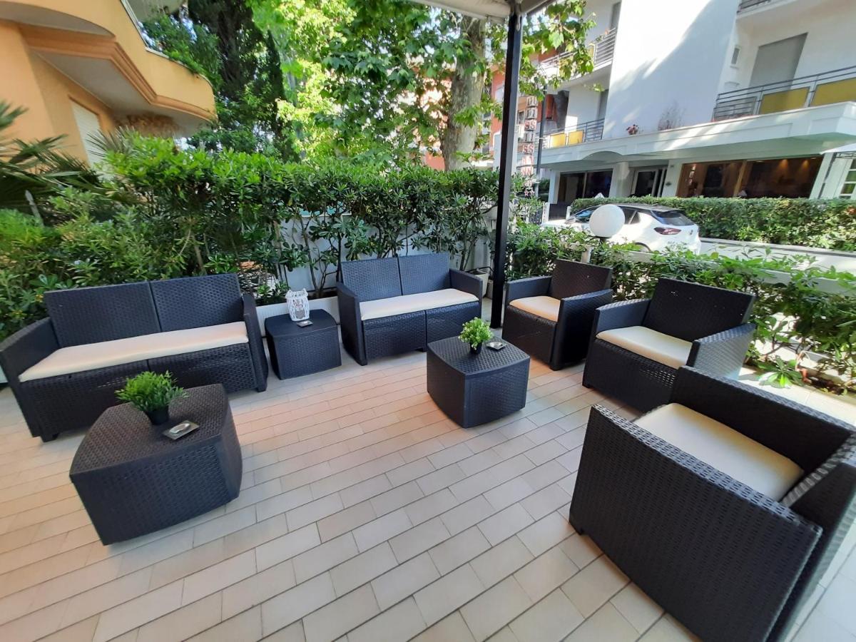 Hotel Barbiani ริชโชเน ภายนอก รูปภาพ