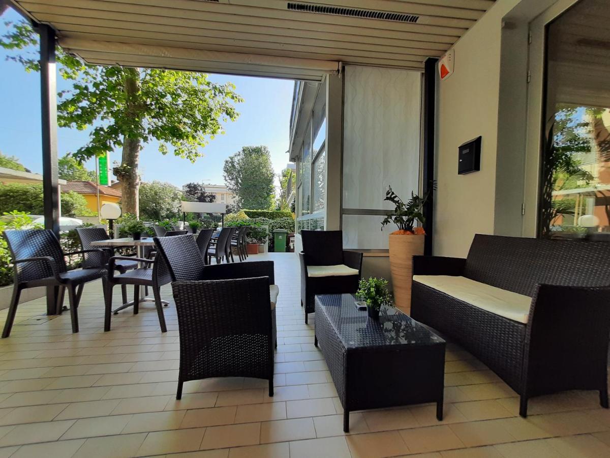 Hotel Barbiani ริชโชเน ภายนอก รูปภาพ