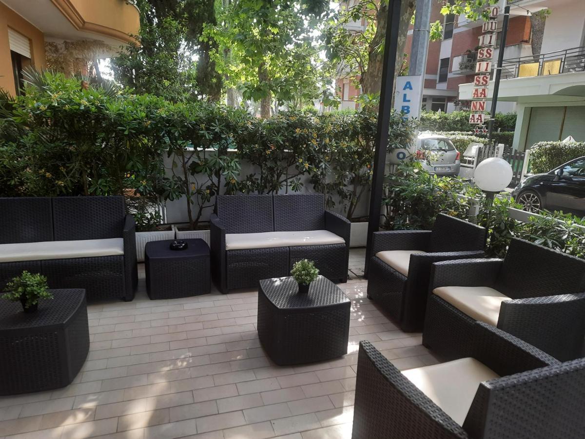 Hotel Barbiani ริชโชเน ภายนอก รูปภาพ