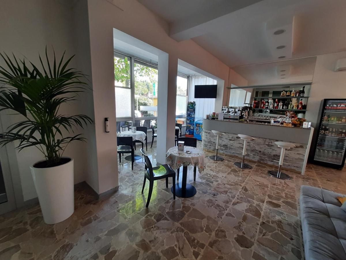 Hotel Barbiani ริชโชเน ภายนอก รูปภาพ