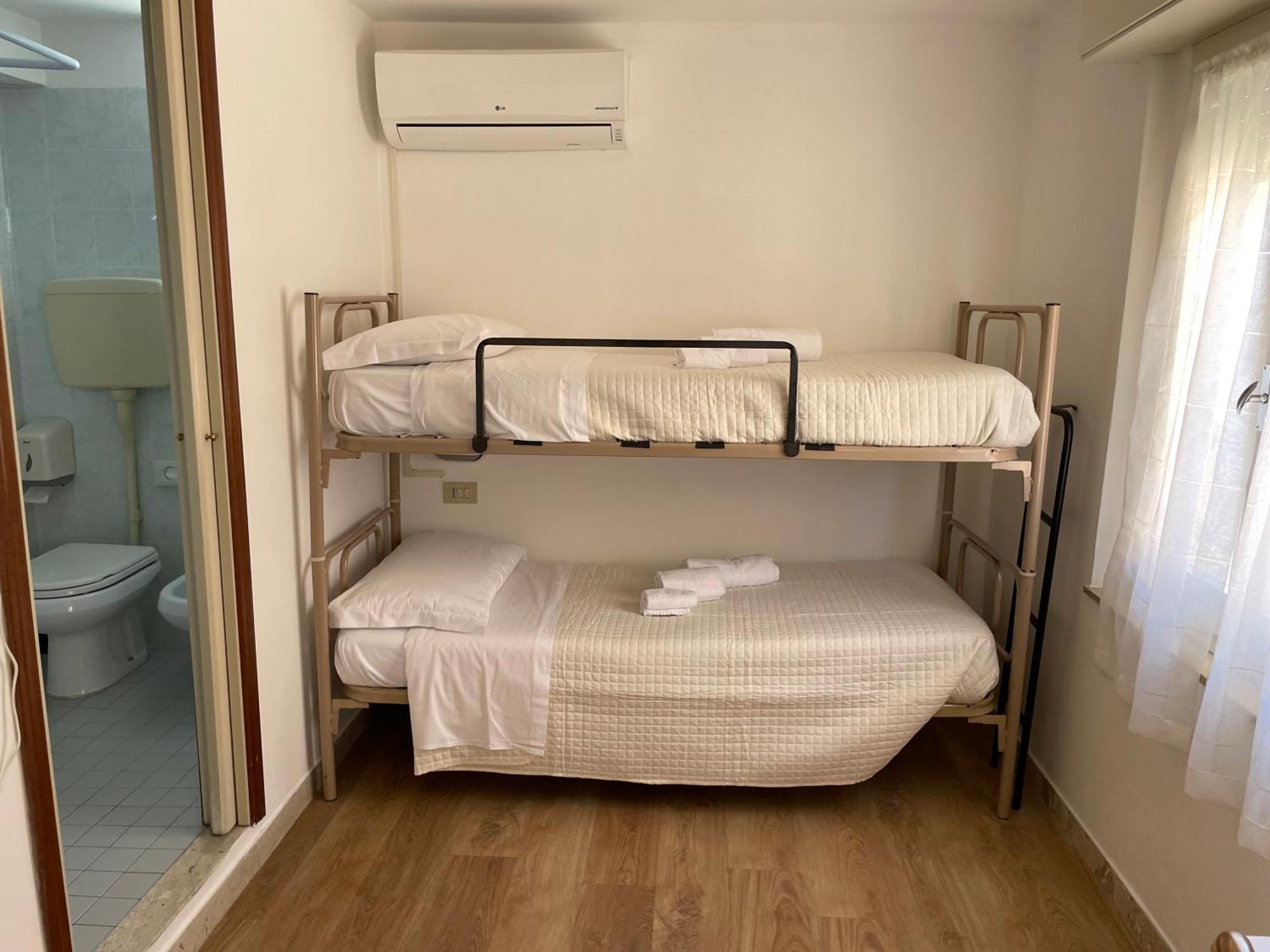 Hotel Barbiani ริชโชเน ภายนอก รูปภาพ