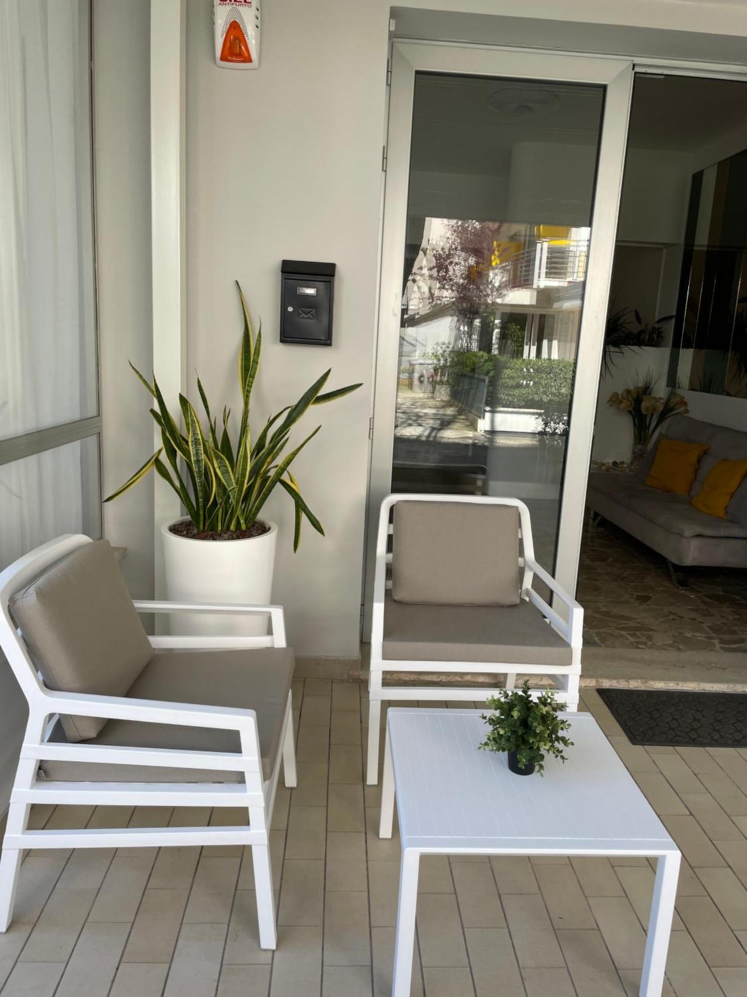 Hotel Barbiani ริชโชเน ภายนอก รูปภาพ