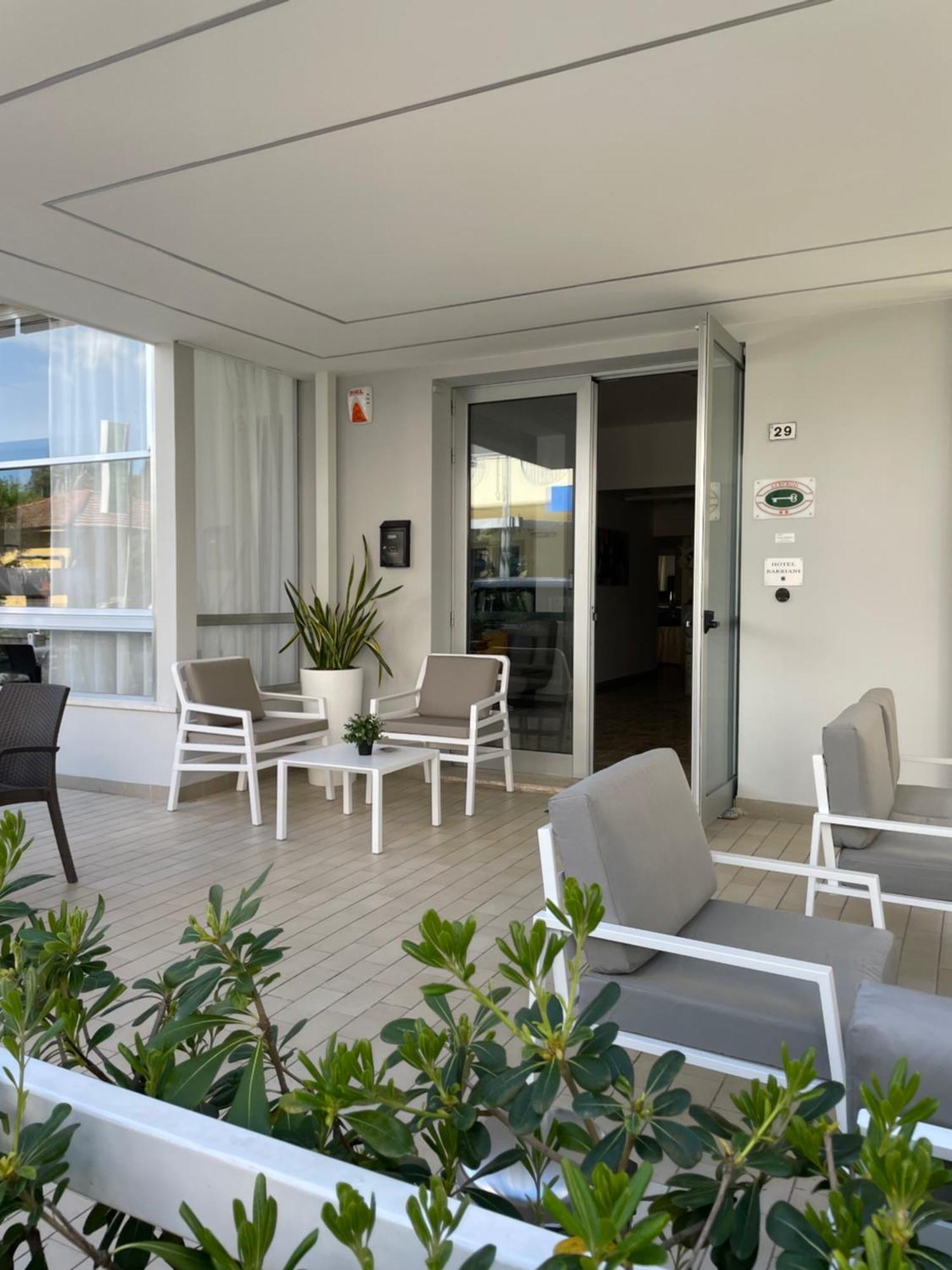 Hotel Barbiani ริชโชเน ภายนอก รูปภาพ