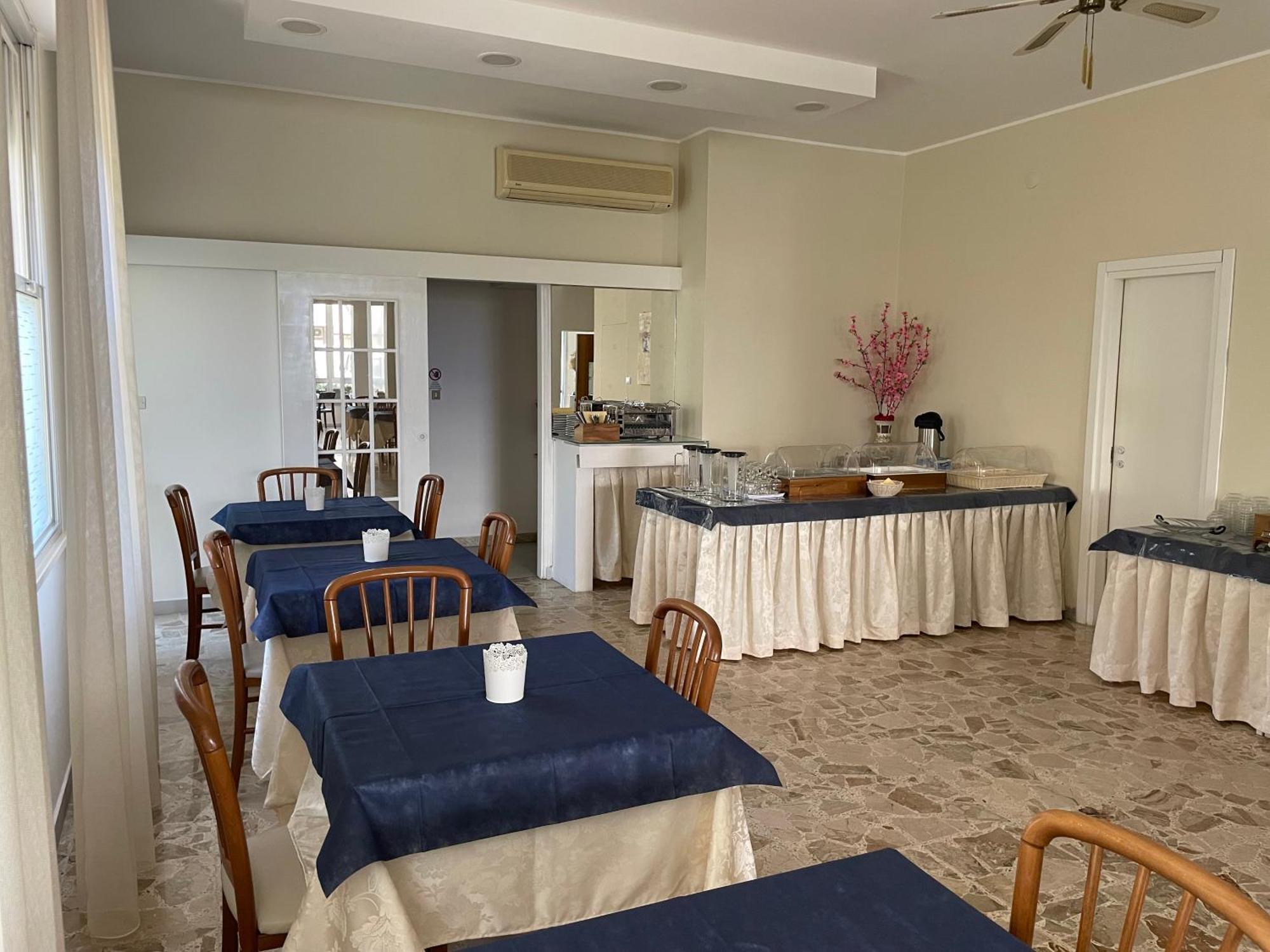 Hotel Barbiani ริชโชเน ภายนอก รูปภาพ
