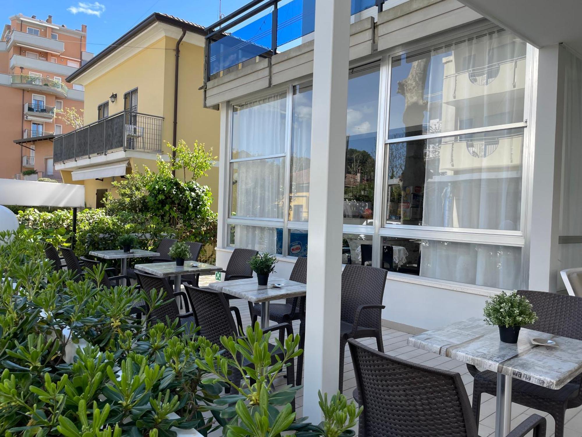 Hotel Barbiani ริชโชเน ภายนอก รูปภาพ