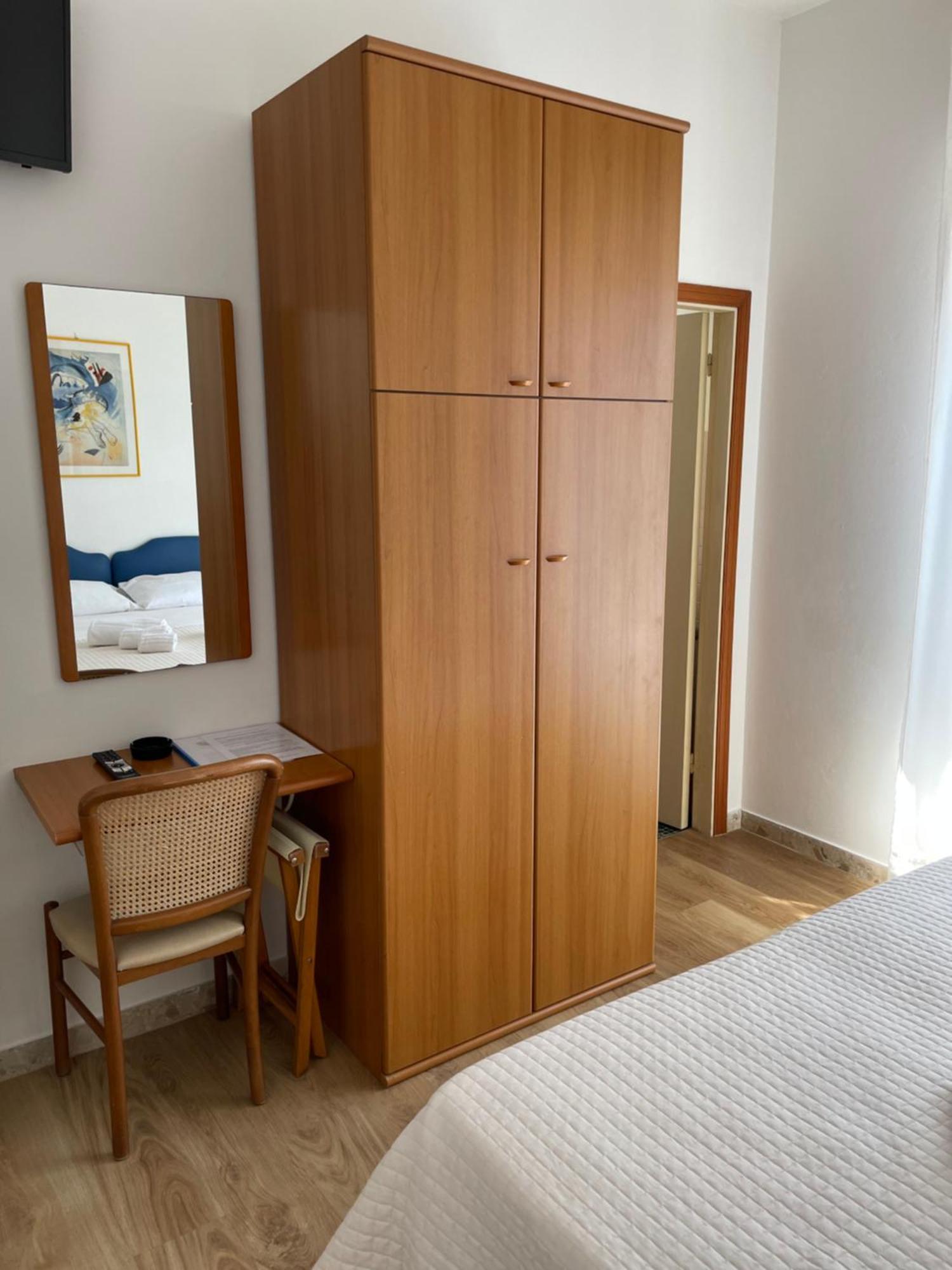 Hotel Barbiani ริชโชเน ภายนอก รูปภาพ