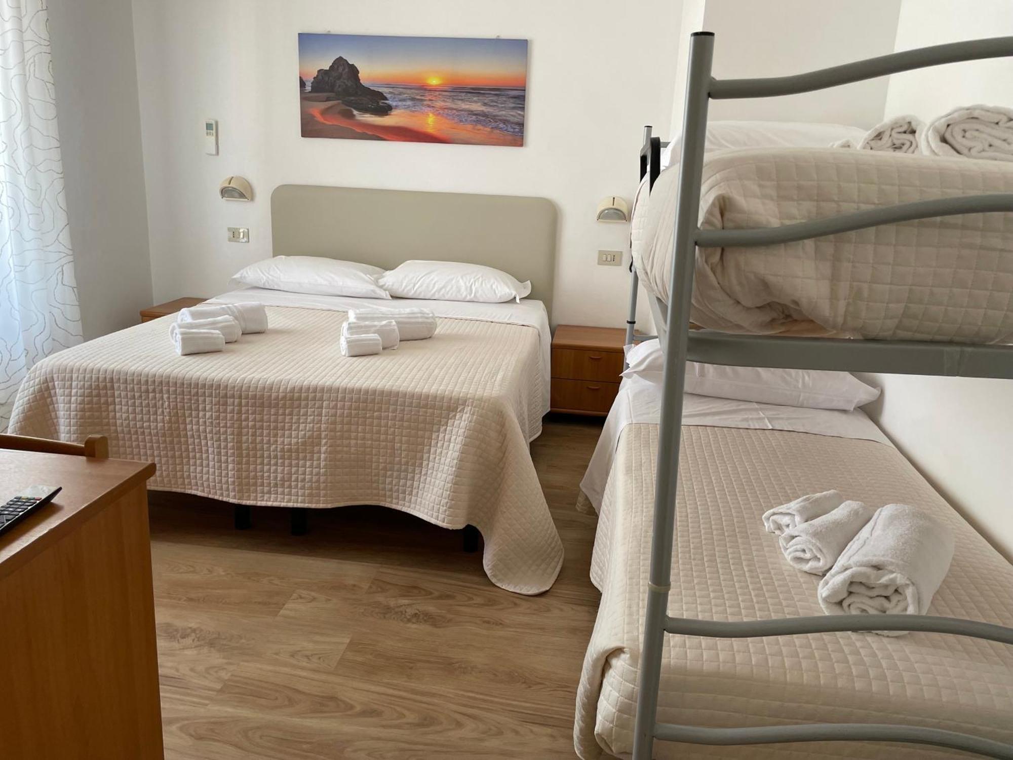Hotel Barbiani ริชโชเน ภายนอก รูปภาพ