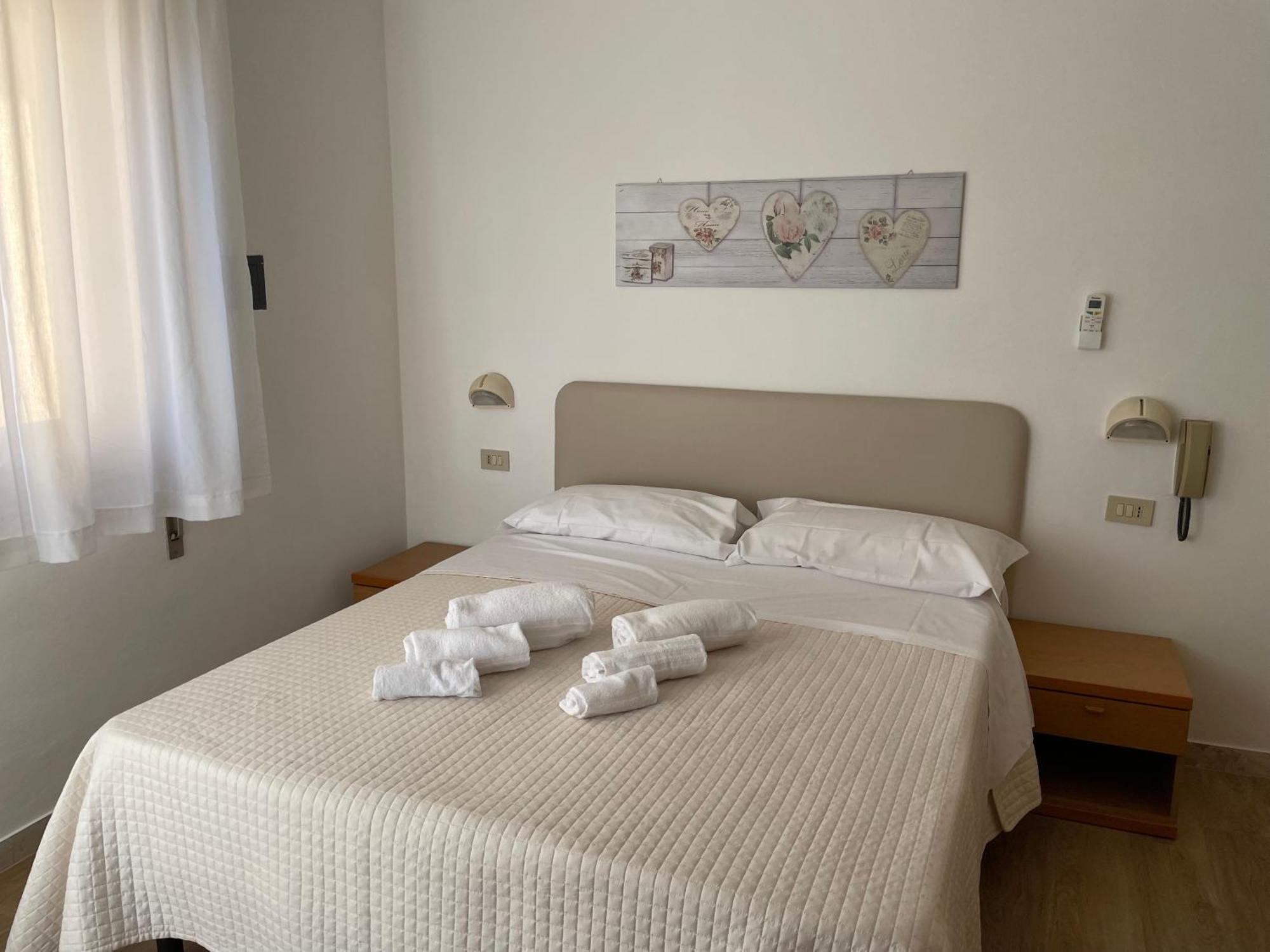 Hotel Barbiani ริชโชเน ภายนอก รูปภาพ