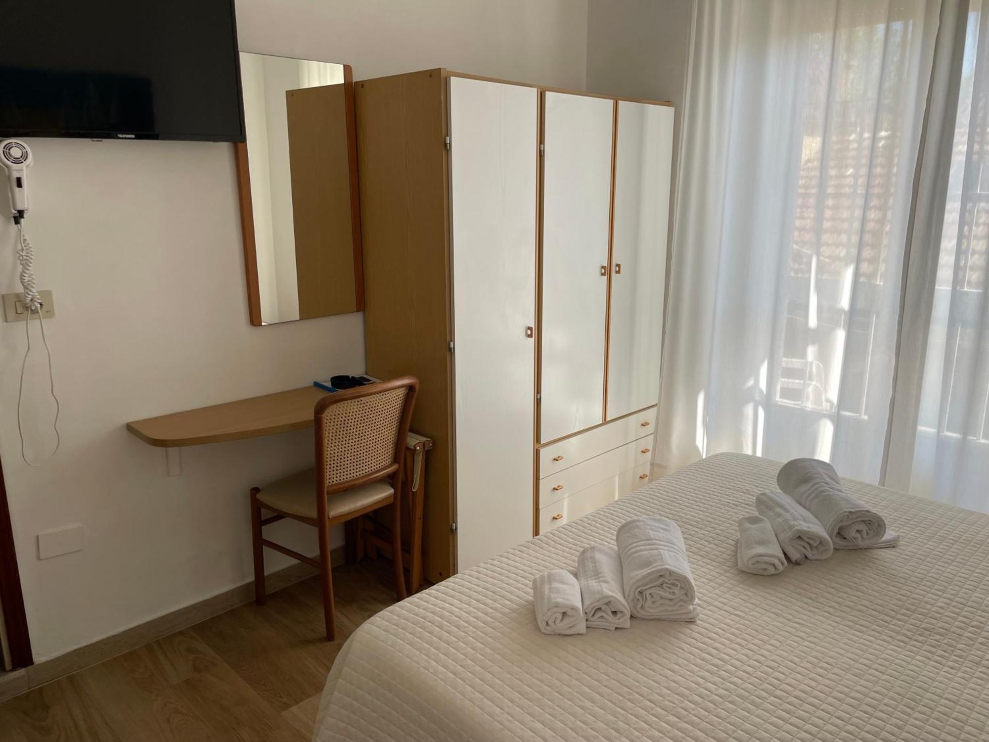 Hotel Barbiani ริชโชเน ภายนอก รูปภาพ