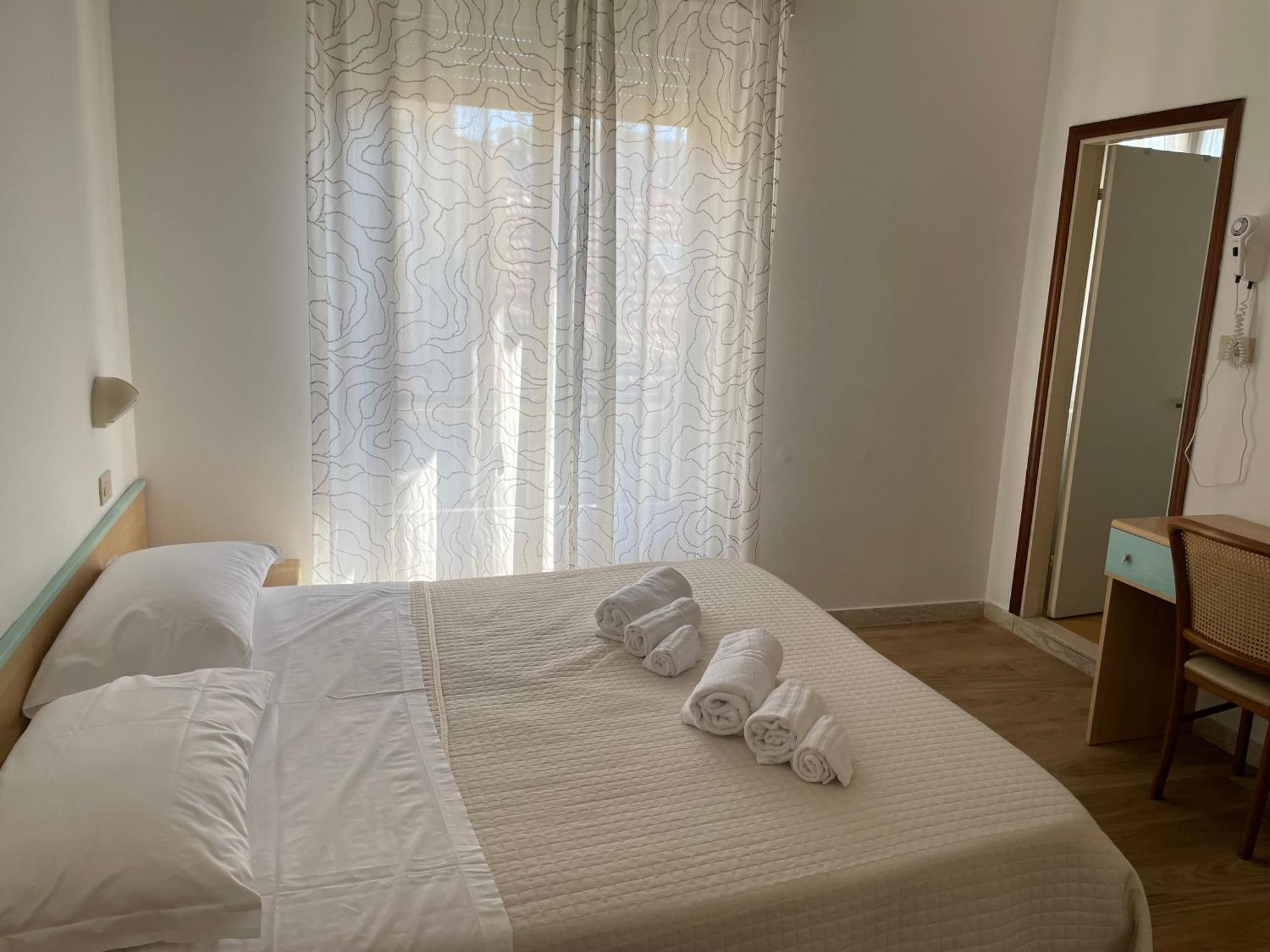 Hotel Barbiani ริชโชเน ภายนอก รูปภาพ