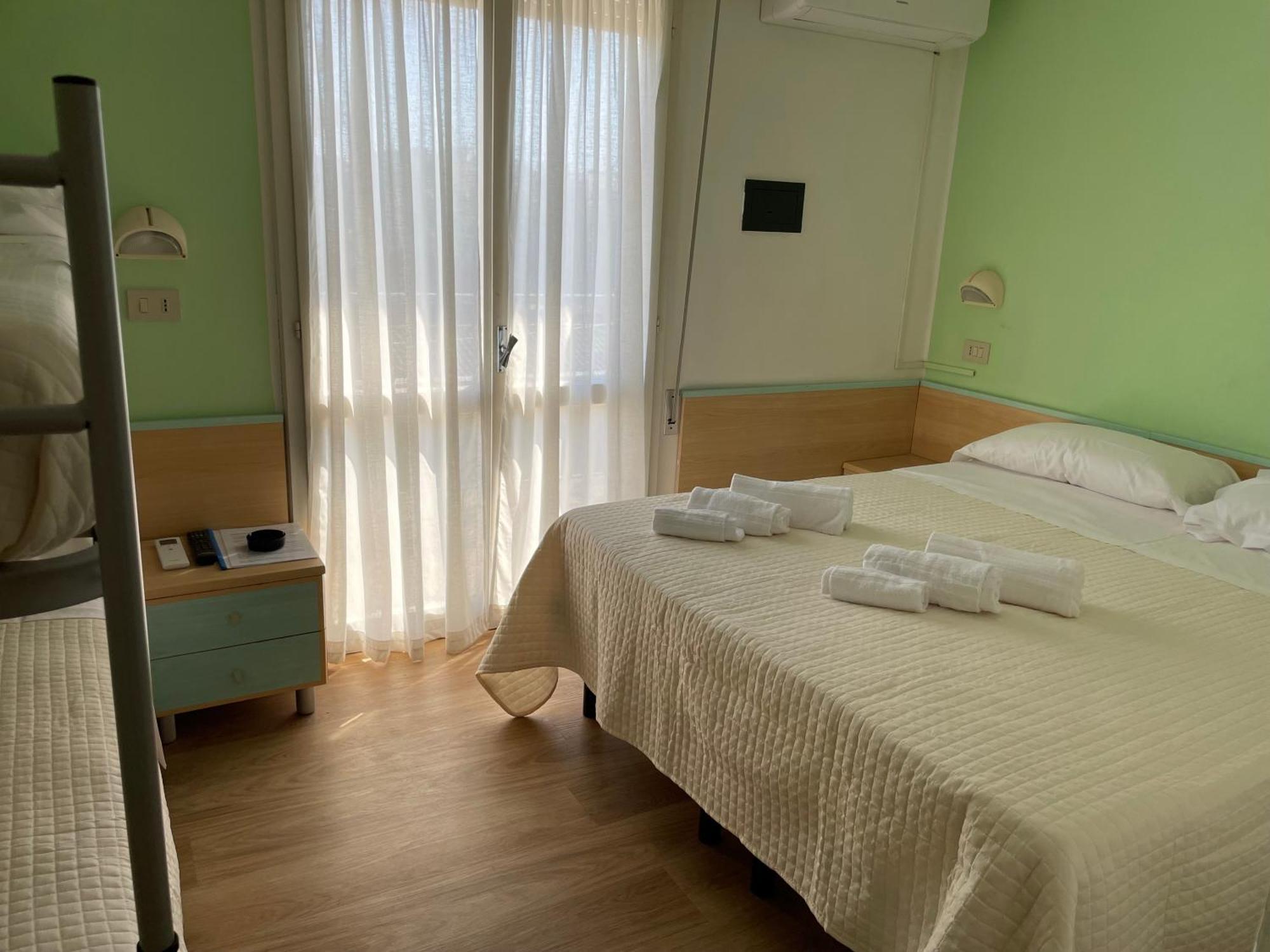 Hotel Barbiani ริชโชเน ภายนอก รูปภาพ