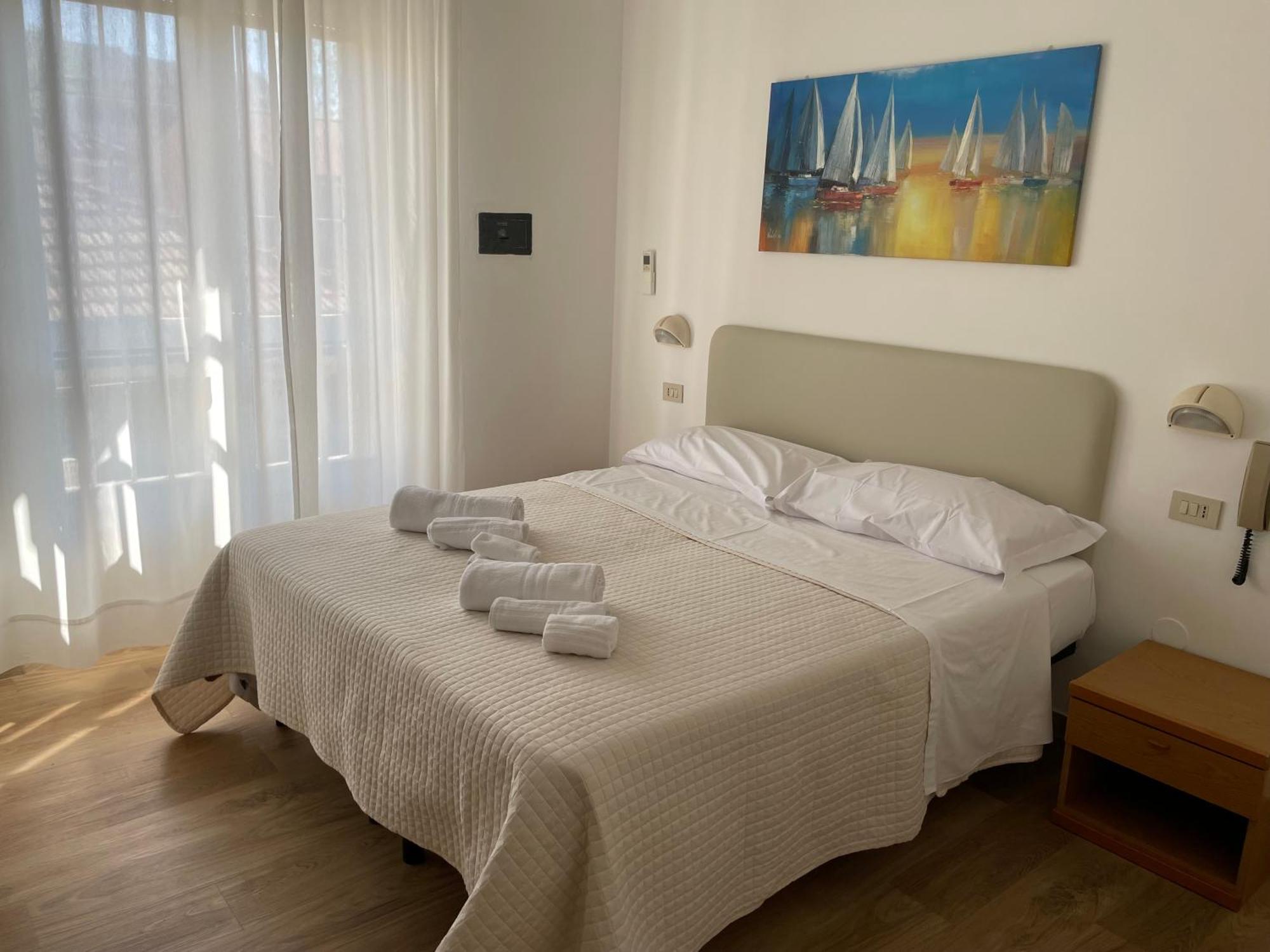 Hotel Barbiani ริชโชเน ภายนอก รูปภาพ