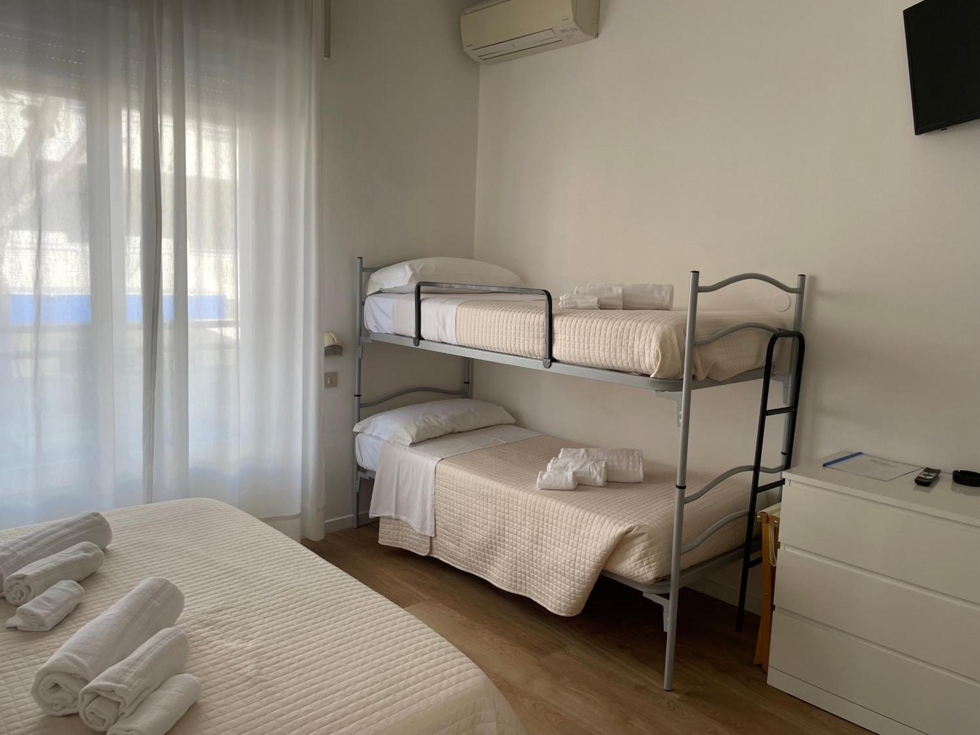 Hotel Barbiani ริชโชเน ภายนอก รูปภาพ