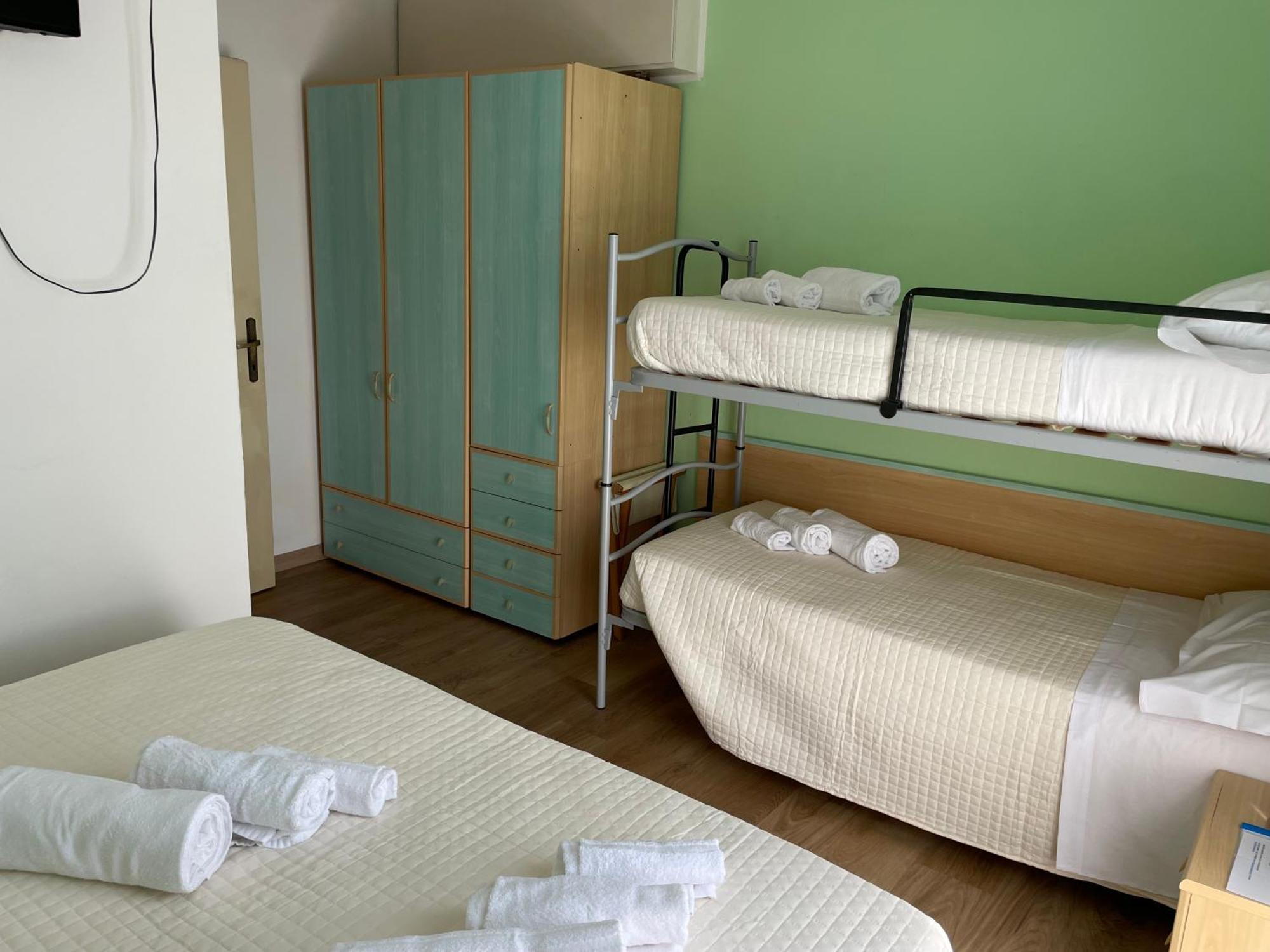 Hotel Barbiani ริชโชเน ภายนอก รูปภาพ