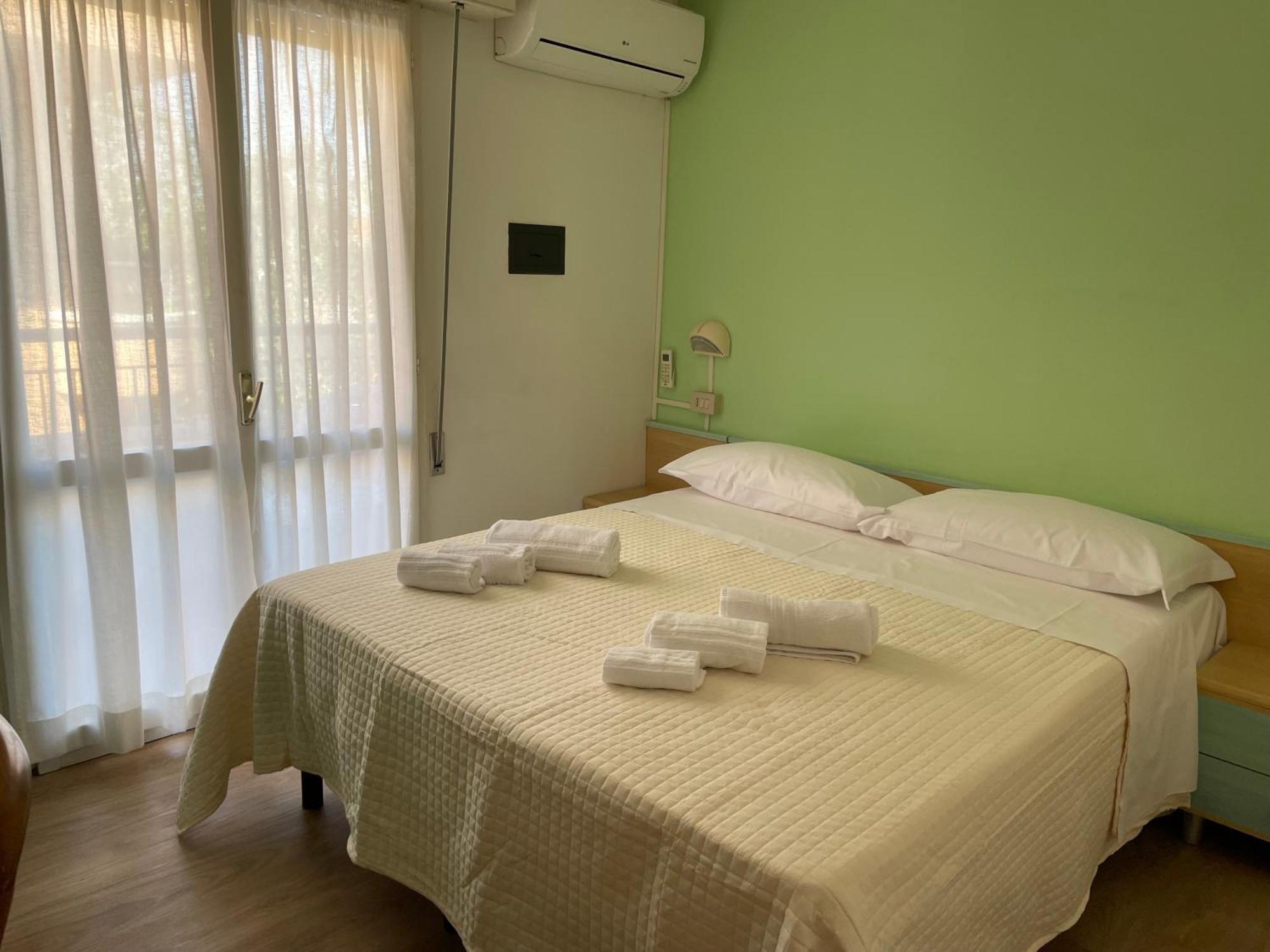 Hotel Barbiani ริชโชเน ภายนอก รูปภาพ