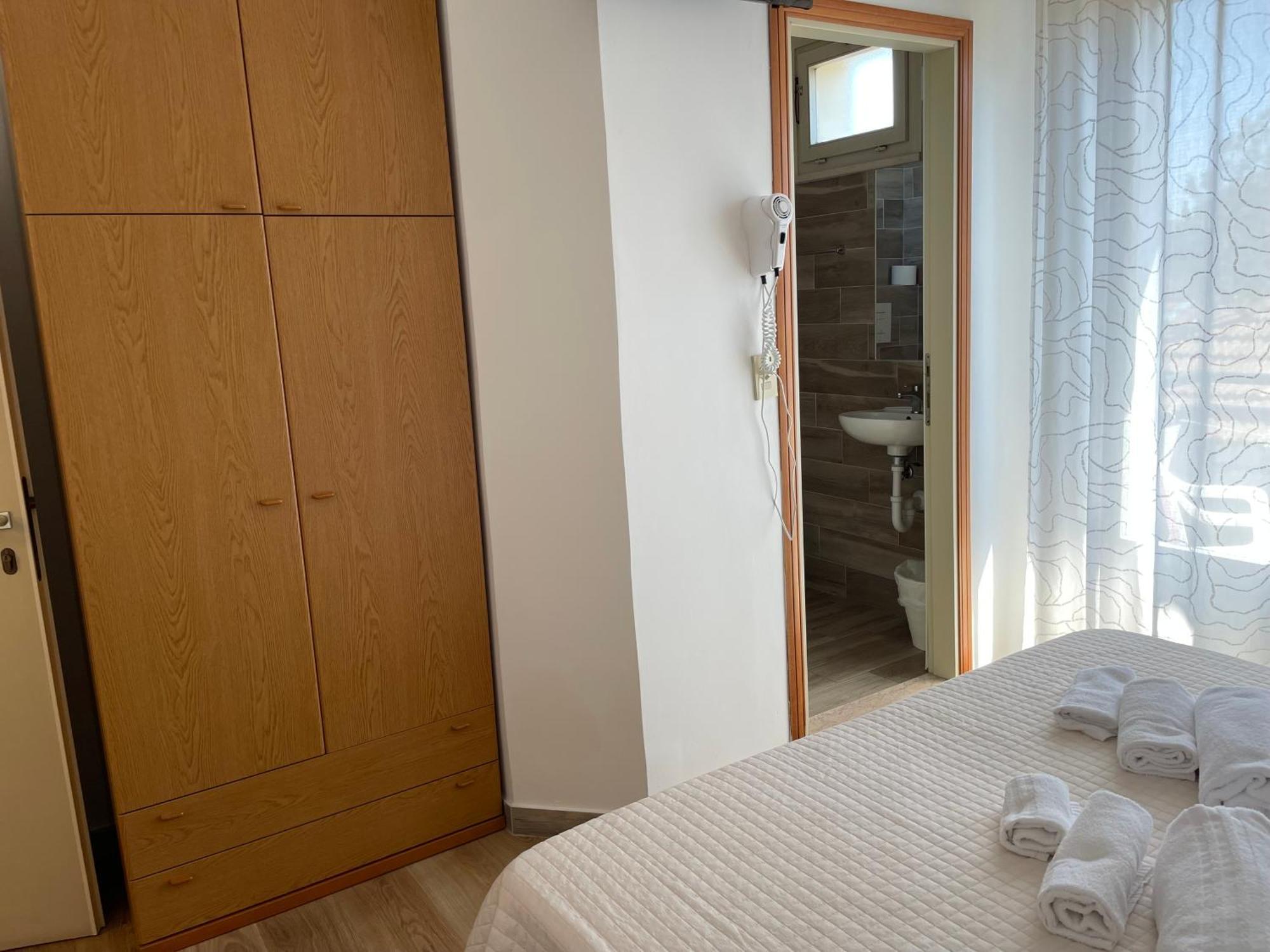 Hotel Barbiani ริชโชเน ภายนอก รูปภาพ