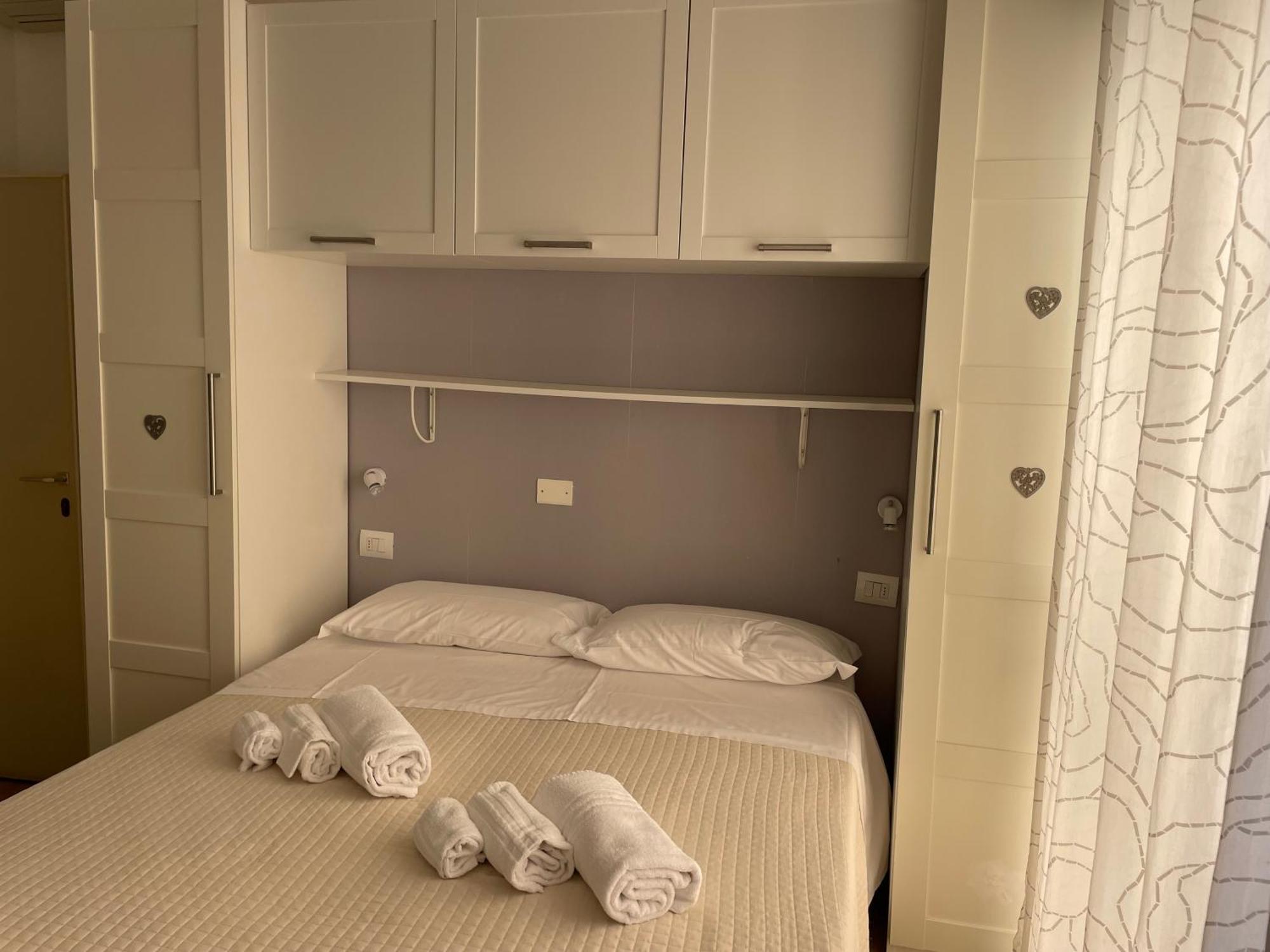 Hotel Barbiani ริชโชเน ภายนอก รูปภาพ